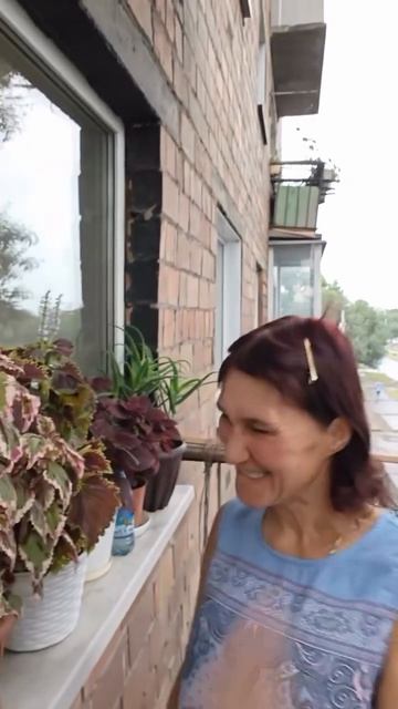 Счастливое утро. Монгол и Валюша хвастаются оранжереей