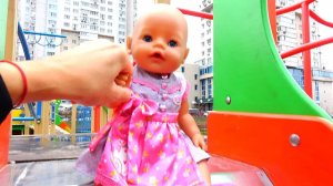 Baby Born Алиса едет на игровую площадку