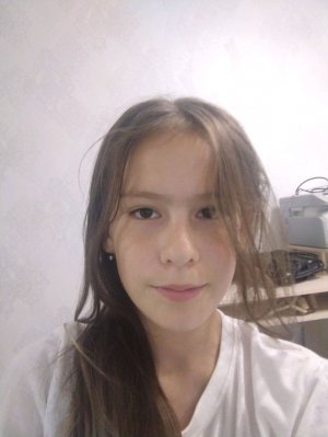 Я Аня мне 10 лет вот так я выглежу.
