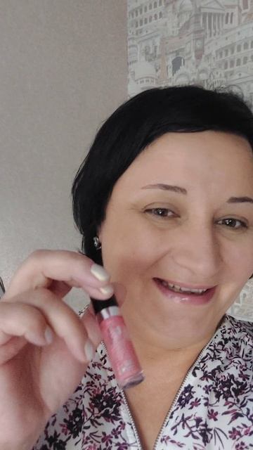 Собираюсь на прогулку, хочу с вами поделиться, чем я пользуюсь, наводя красоту 😘