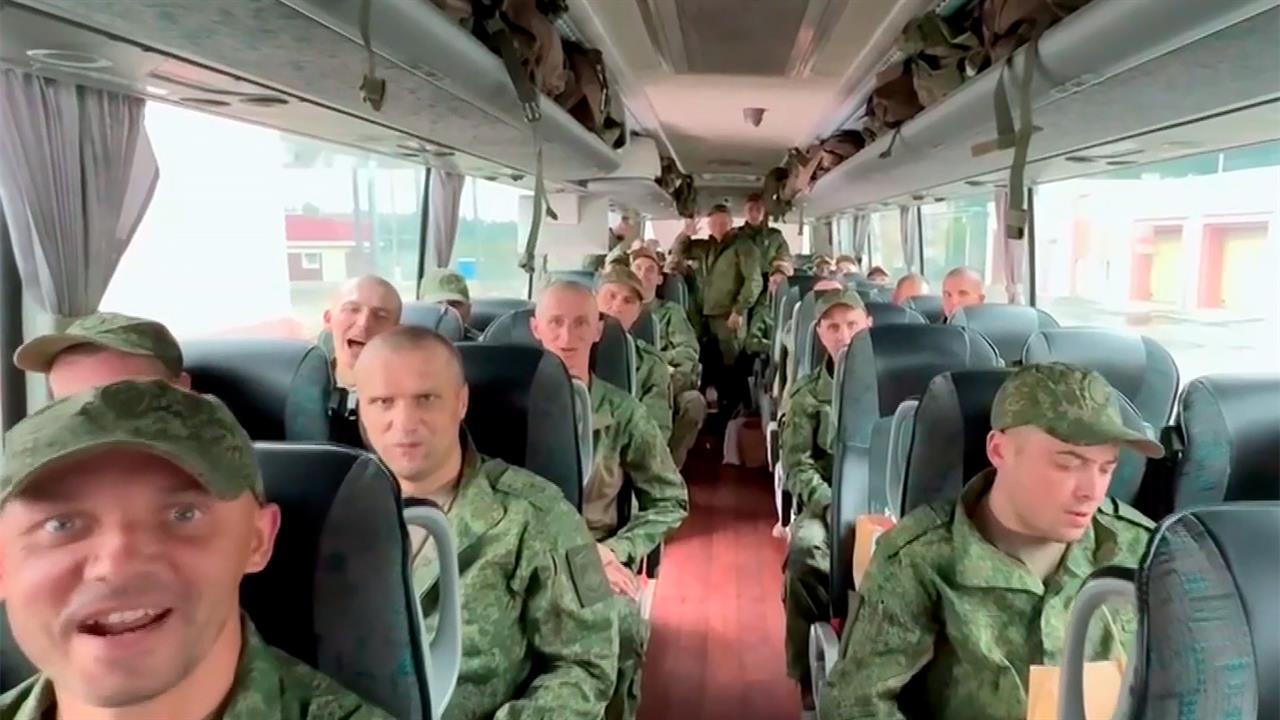 Еще 103 российских бойца освобождены из украинского плена.