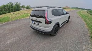Dacia Jogger Hybrid 155 2026 - Визуальный осмотр автомобиля .