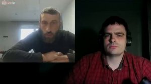 ЦИПСО РАЗМАЗАНО ОБ СТЕНКУ.