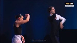 Выступление в Китае гимнастика.Пианист Лоренцо Баньяти.