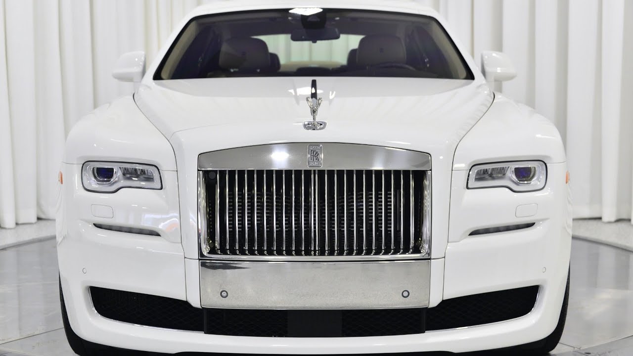 🚗Rolls-Royce Ghost — это олицетворение современного британского люкса, элегантности и технического.