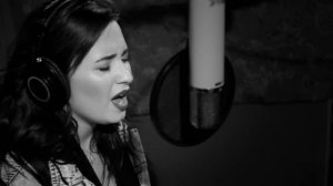 Demi_Lovato_-_In_Case_In_Studio-[TL0-B6dvauE].mp4