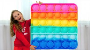 Полина и новый гигантский антистресс Поп ит Pop it