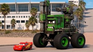 Эпичный побег Молния Маккуин против строительного самосвала-монстра в BeamNG.Drive