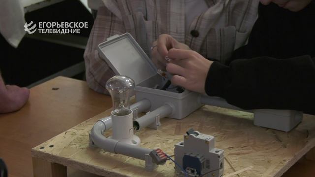 По Народной программе Единой России образование развивается в соответствии с потребностями экономики