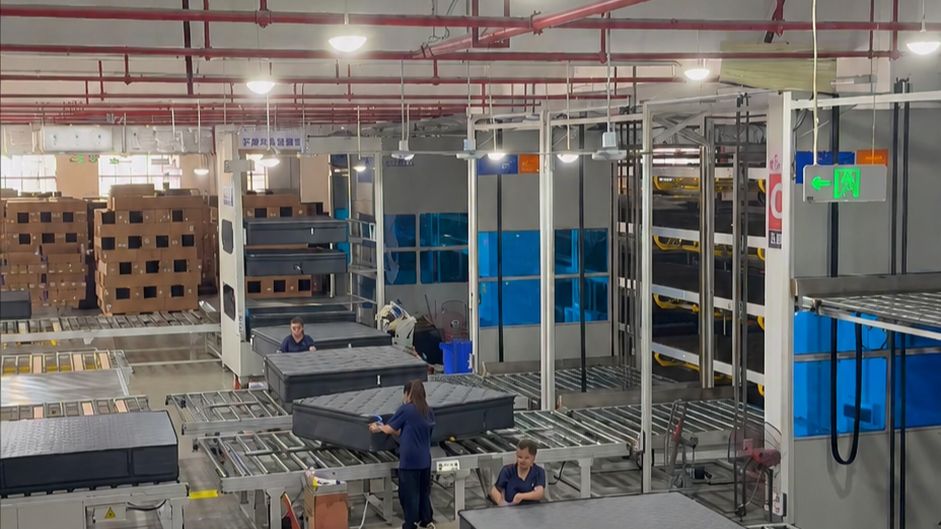 Производство матрасов в Китае  Автоматическая компрессия и рулонная упаковка от фабрики JLH