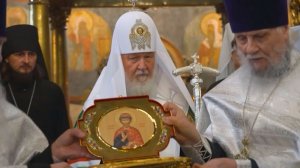 Молебен у найденных мощей Дмитрия Донского в Архангельском соборе Кремля