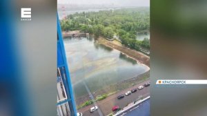 Водители грузовиков устроили «автосервис» у берега Абаканской протоки