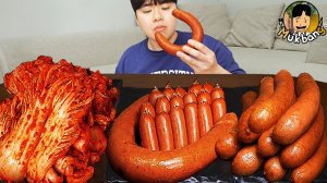 МУКБАНГ — Острая лапша, спам, кимчи и гигантская колбаса кильбаса — корейский ужин