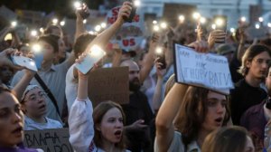 Верховная рада вышла с каникул под крики «позор»