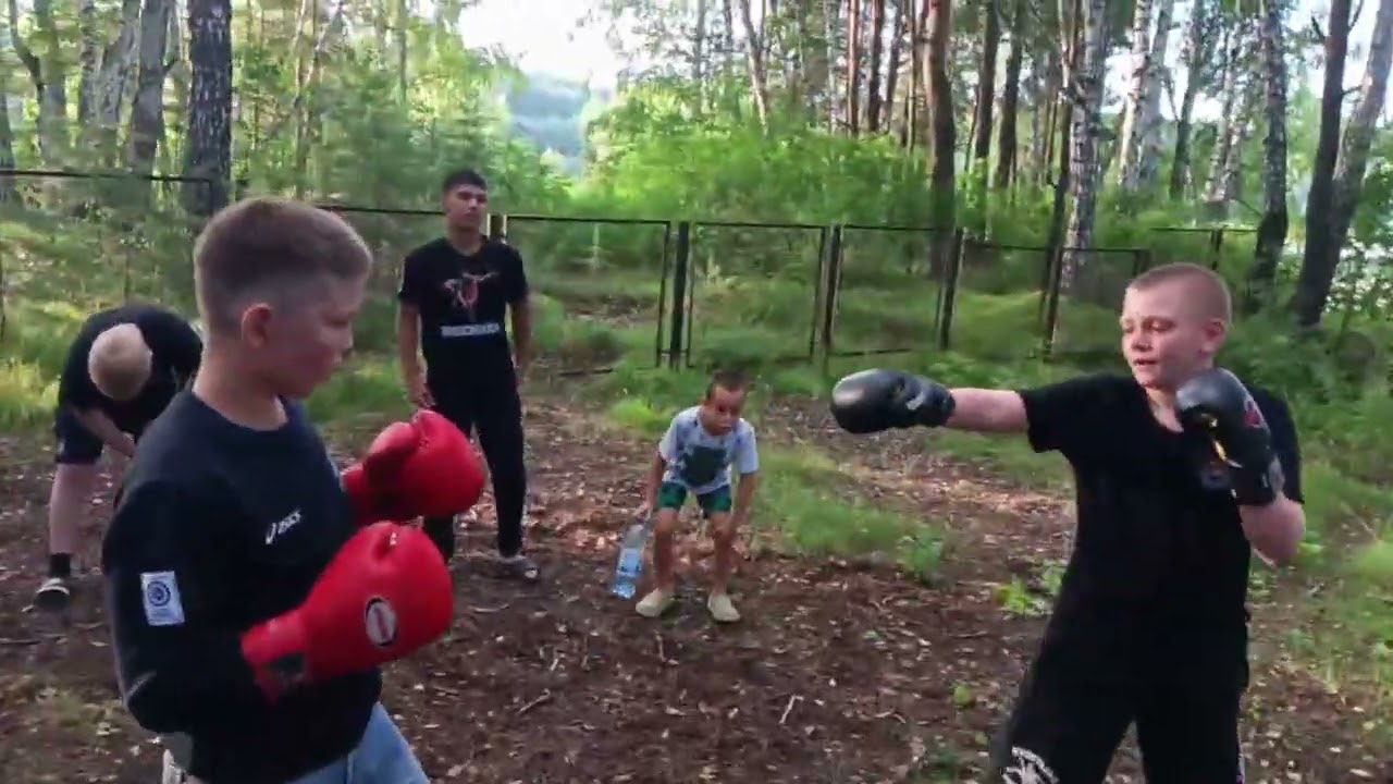Архив видео 2024г ZFC3 Бой по правилам бокса Аян «Узкий» против Дуди «Жижа» продолжение 4-й раунда
