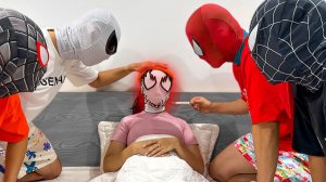 Девочка-паук заболела! История команды Человека-паука! Spider-man Team!
