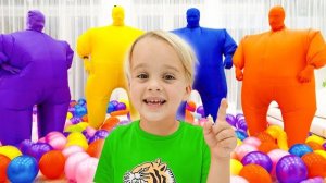МЕНЯ ПОЙМАЛ ЧЕЛОВЕК ИЗ ШАРИКОВ! Проходим 3 уровня квеста! 🎈😱