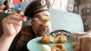 Мега архив, мой второй мукбанг на диване. ( Котлеты и лук ) #мукбанг #еда #гражланин_д #котлеты #лук
