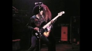 Thin Lizzy - Don't Believe A Word (1976)