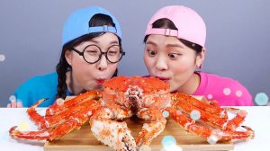 Гигантский королевский краб с морепродуктами Мукбанг