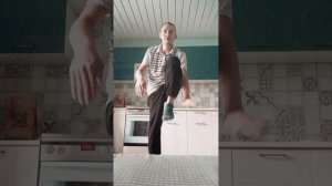 Mc Meteorr- Танцую под трек Chemical Brothers-Galvanize