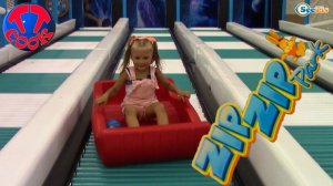 Игрушка Покойо и Ярослава в Зип Зип Парке (Zip Zip Park) - Прыгаем на батутах Часть 1. Poc
