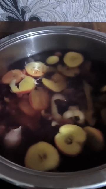 Варю компот из того, что обычно выкидываю!