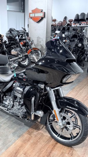 2023 NEW HD Road Glide Limited 114 Vivid Black (VIN 5HD***3589)