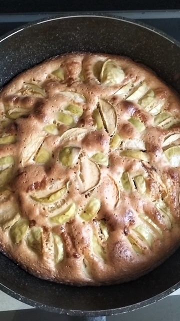 Яблочный пирог шарлотка