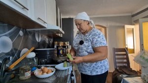 мы просто шутим, Олег выпендривается/ сестра отдала огурцы/ купили яйца