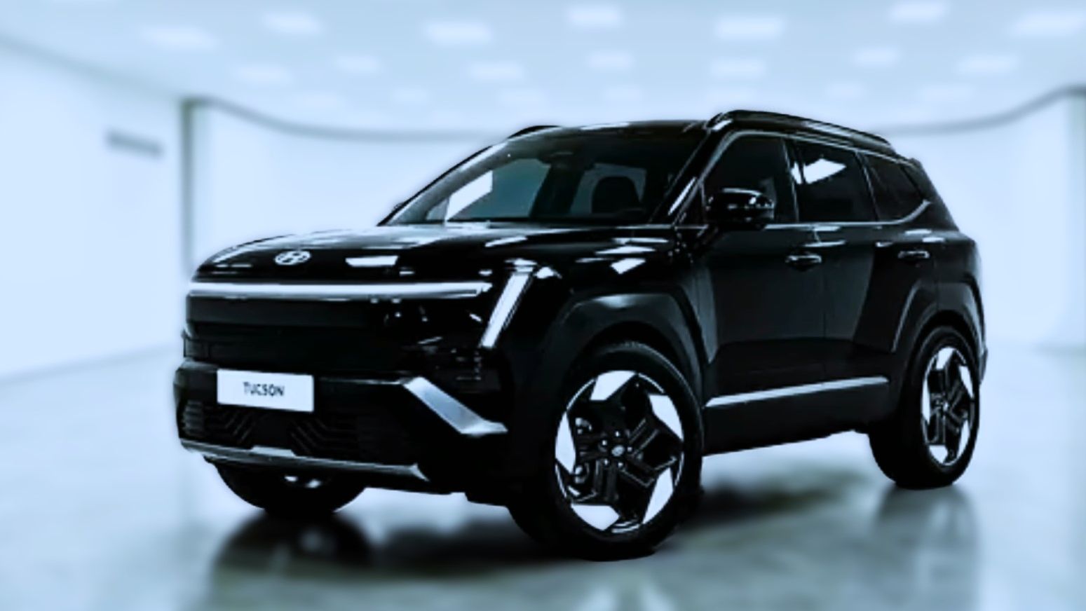 Новый компактный кроссовер Hyundai Tucson - Экстерьер и интерьер