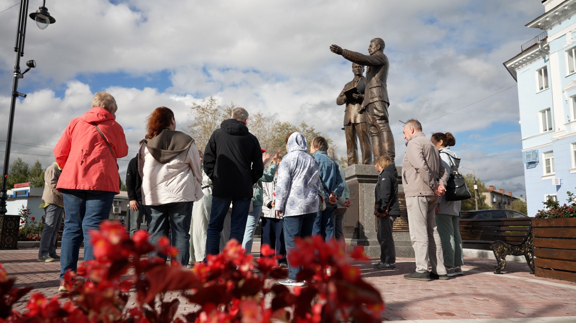 Экскурсии к памятнику Сталину и Бардину
