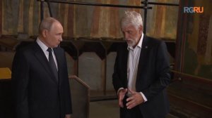 Путину показали раку с мощами Дмитрия Донского в Архангельском соборе