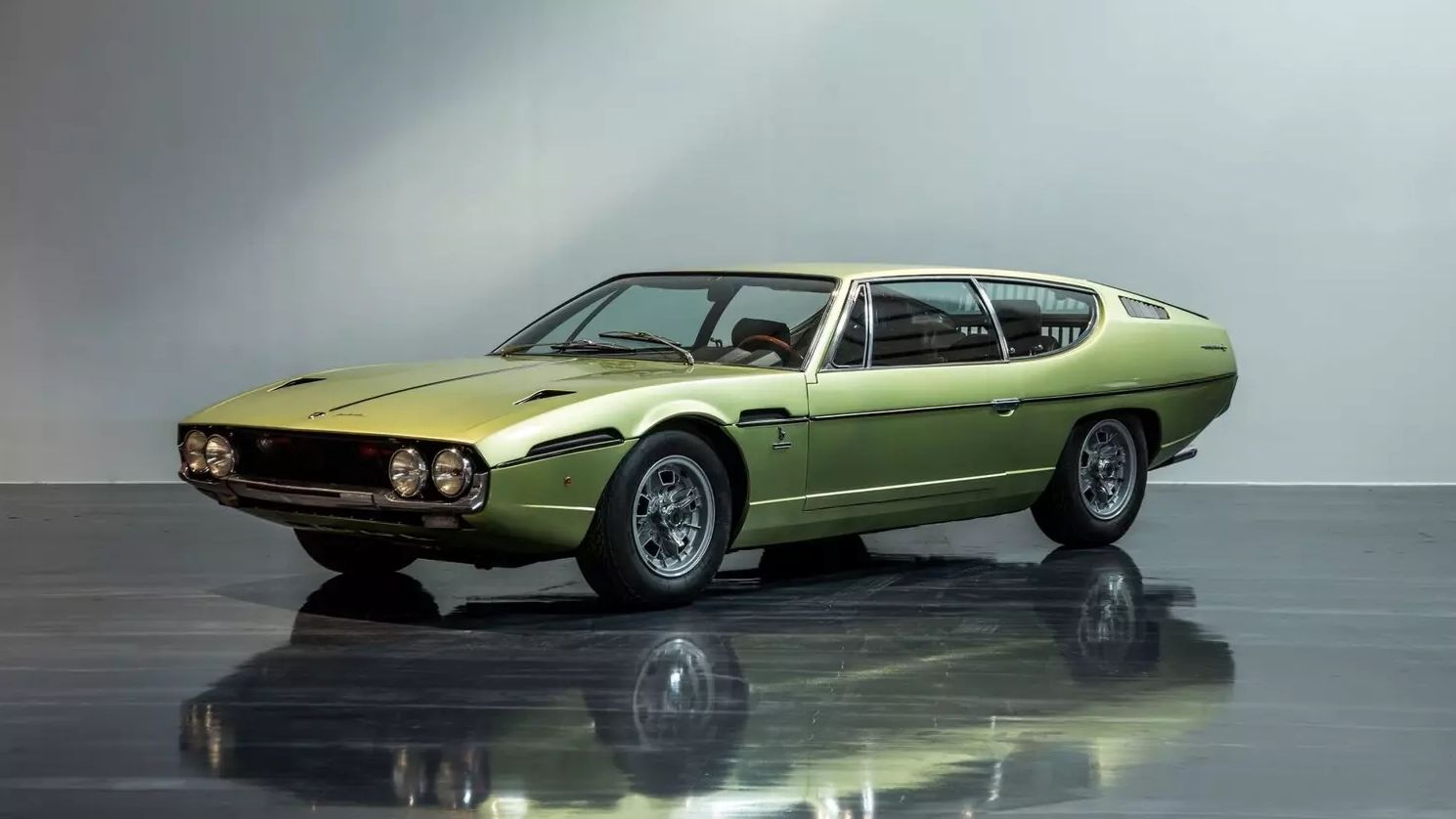 Lamborghini Espada: тот самый, который опередил моду на быстрые семейные машины на 50 лет