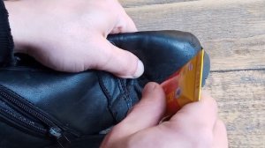 Как заклеить подошву обуви