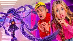 🕵️♂️ СНЯЛ НА КАМЕРУ: Спасли дом друзей из GL Show от Lily Lovebraids в Реальной Жизни! 💥