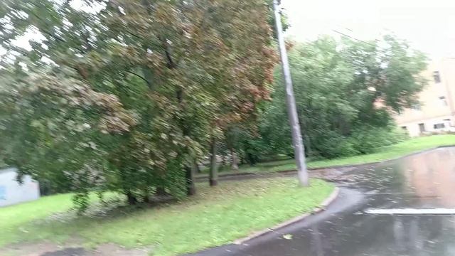 В НАШЕМ ГОРОДЕ ДОЖДЬ.