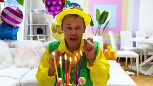Катя и Макс на Дне Рождении у папы