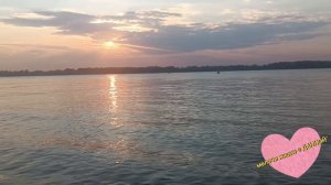 **ОНА КАК ШАНЕЛЬ**ПОНРАВИЛАСЬ ПЕСНЯ, ДА НАСТРОЕНИЕ БЫЛО ПРОЙТИСЬ ДО ПЛЯЖА. ЗАТО ..... КРАСОТУ СНЯЛА.