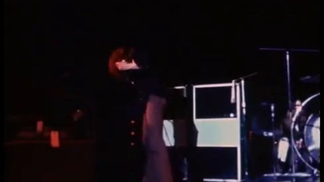 Композиция с невероятной энергетикой Led Zeppelin – Whole Lotta Love.