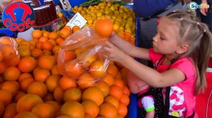Кукла Беби Борн и Ярослава на рынке в Анталии. Продуктовый Шопинг. Видео для детей. Doll B