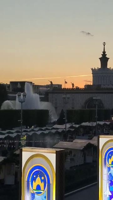 Красота на ВДНХ в Москве 2-я часть.