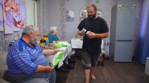 Купил сын родителям пенсионерам покушать Утепляю будку Сибирские будни Титаник нашей осени