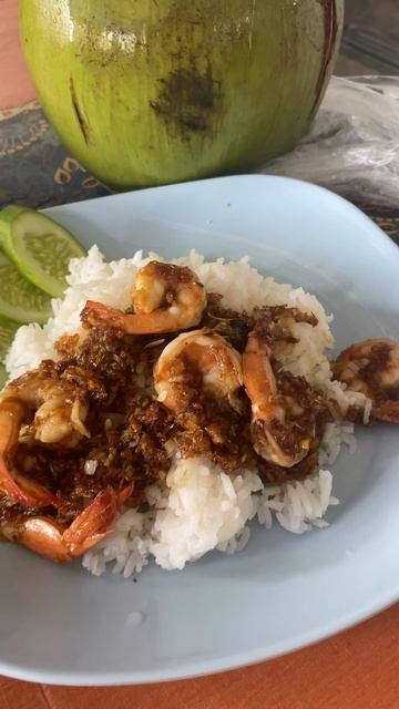 Секрет тайских поваров — креветки с чесноком и рисом!