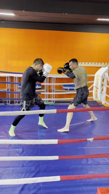 Возраст — это цифры: парная тренировка по боксу 36 и 57 лет 🥊