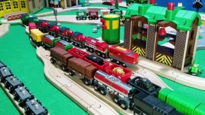 Железнодорожная суета 🚂 Видео детям про игрушки