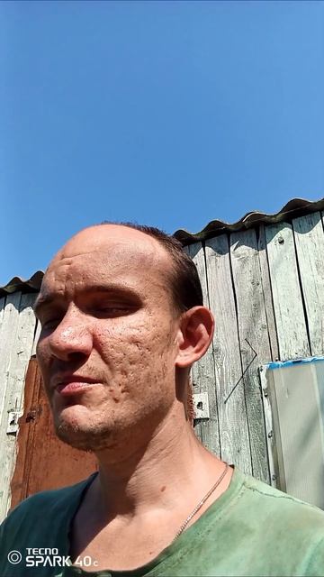 с одной давно переписываюсь, но что-то здесь не то, и вот почему