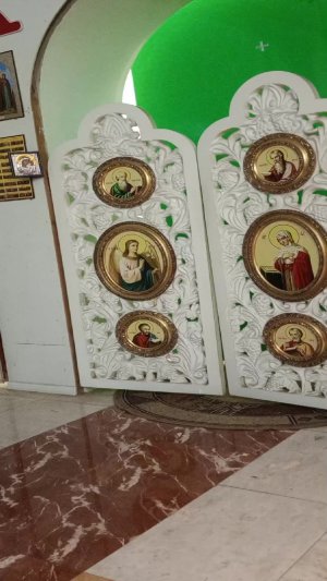 Божественная служба в храме Святой Троицы
