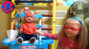 ✔ Кукла Беби Борн. Ярослава лечит малыша. Лечебные процедуры   Doll Baby Born with Yarosla