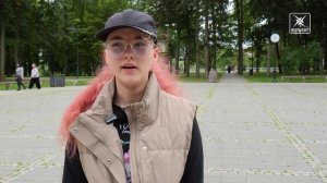 Волонтеры молодежного центра «Олимпиец» дарили жителям яблоки и настроение